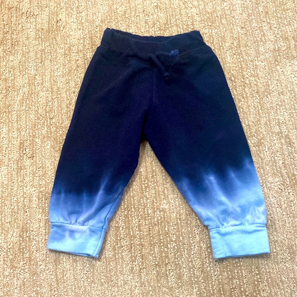 Dennys kids wear tie dye sweatpants